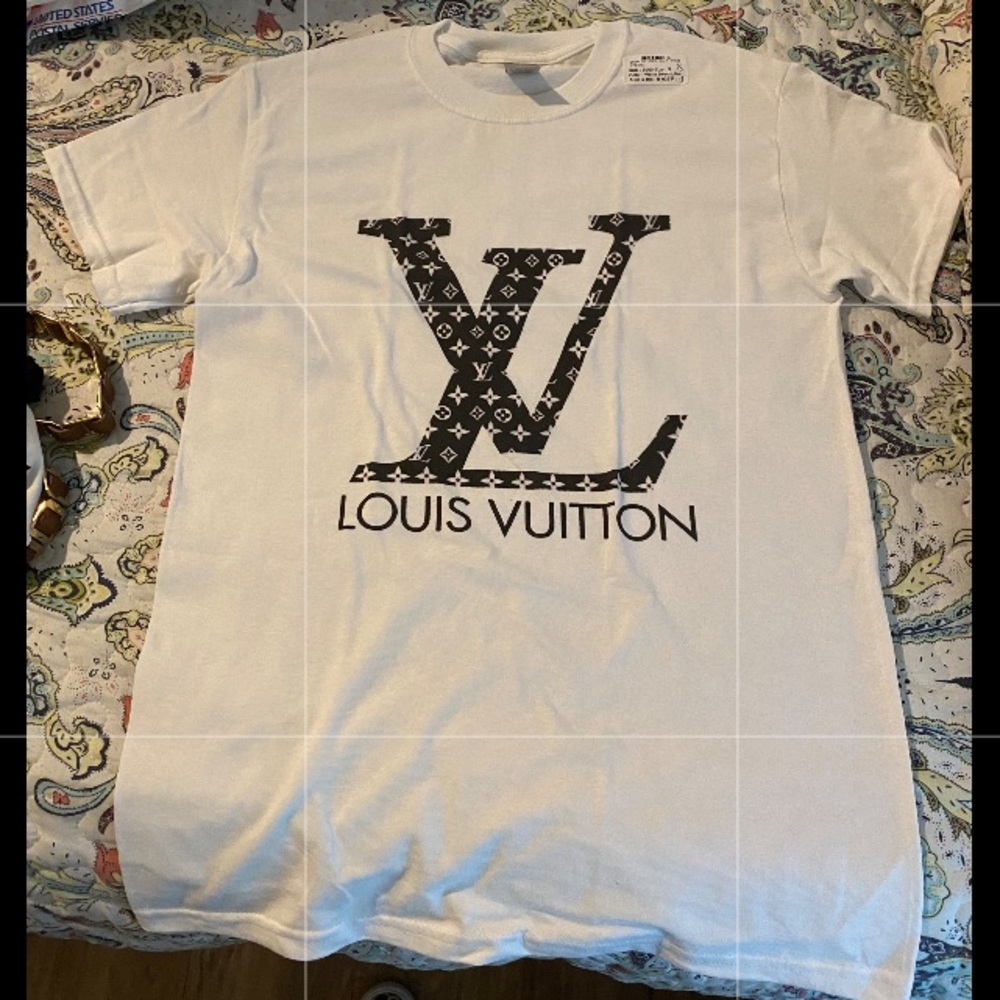 Louis Vuitton Logo short sleeve t-shirt. NEW